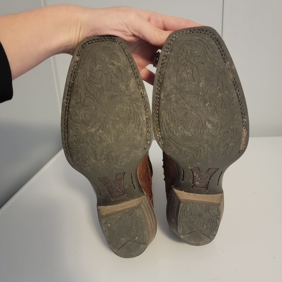 Ariat Square Toe Cowboy Boots - Picture 5 of 13